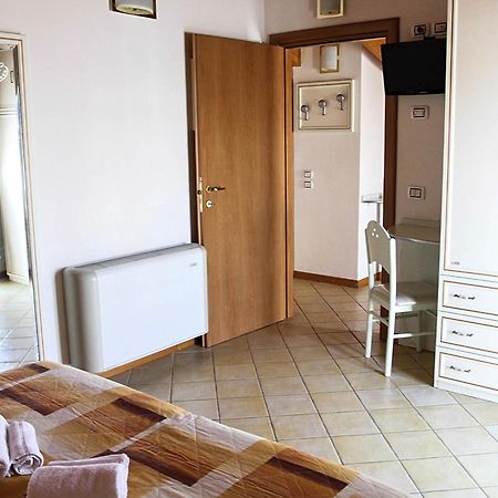 Hotel Ariston Misano Adriatico Esterno foto