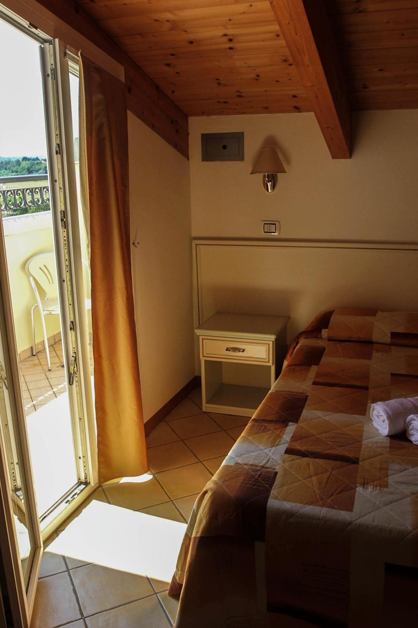 Hotel Ariston Misano Adriatico Esterno foto