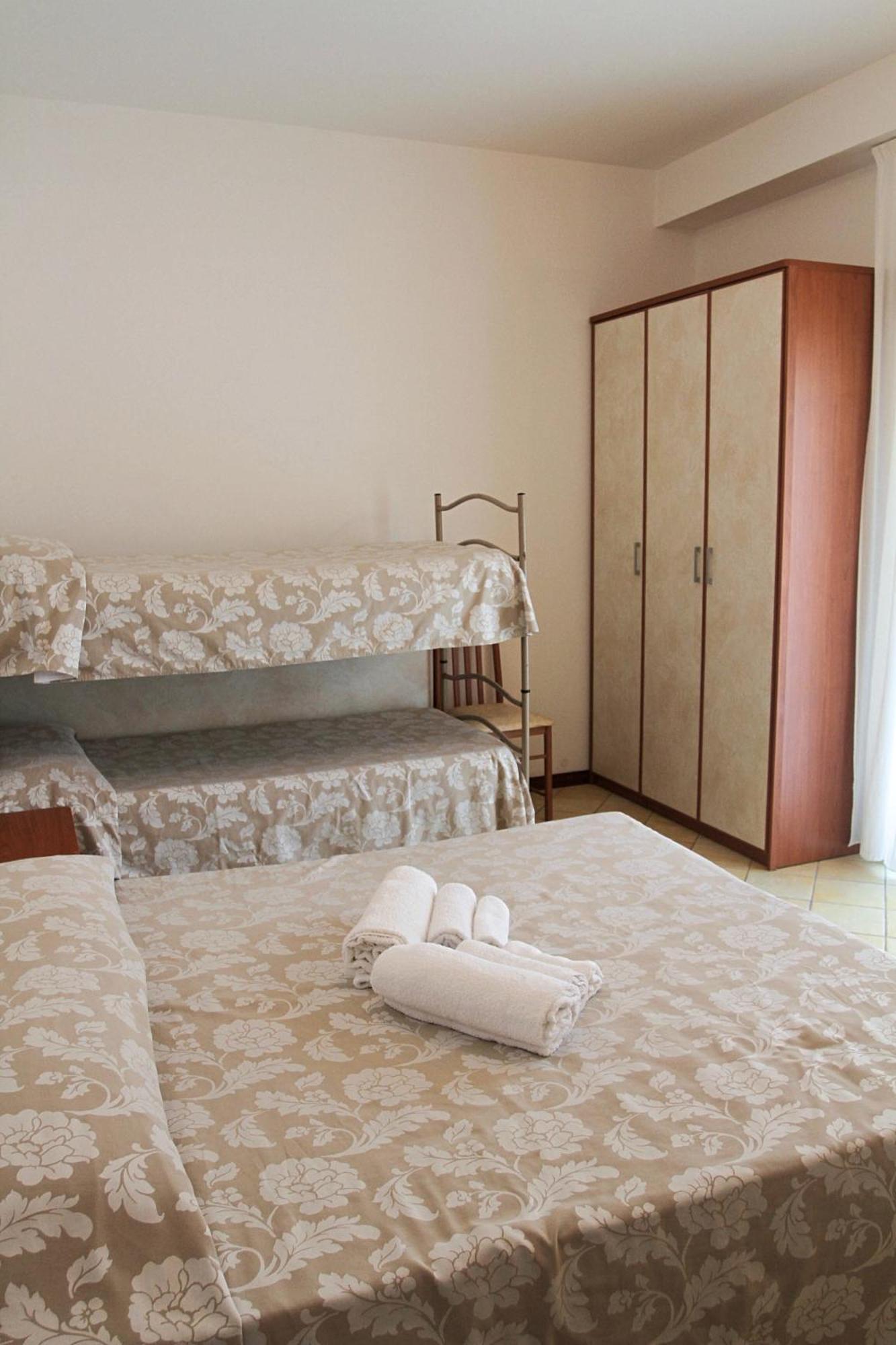 Hotel Ariston Misano Adriatico Esterno foto
