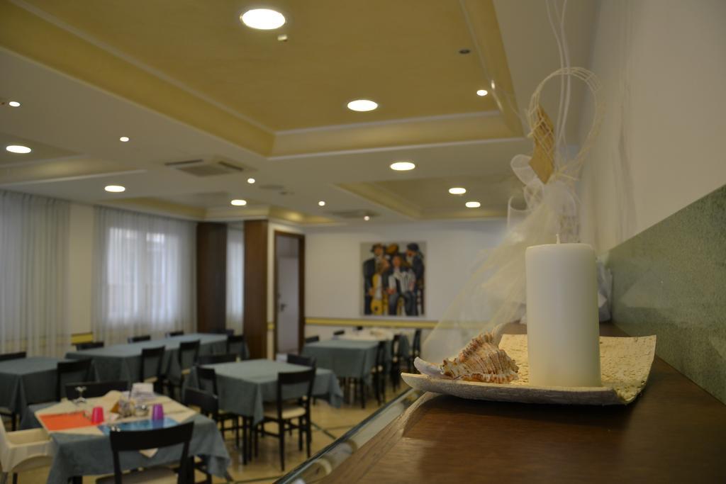 Hotel Ariston Misano Adriatico Esterno foto