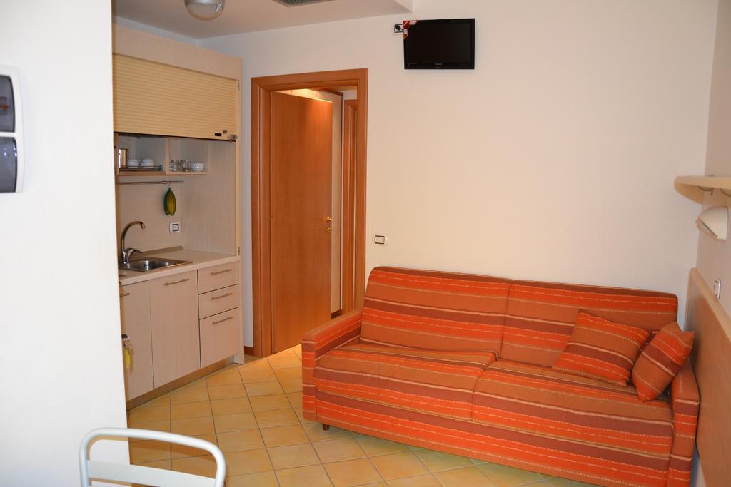 Hotel Ariston Misano Adriatico Esterno foto