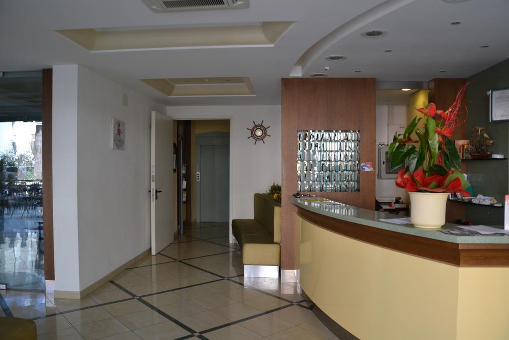 Hotel Ariston Misano Adriatico Esterno foto
